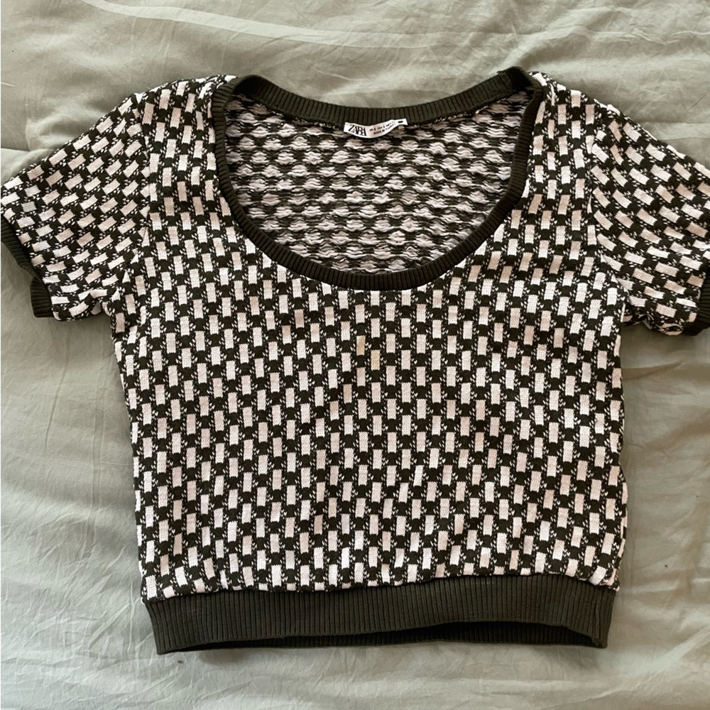 Zara Green and White Top